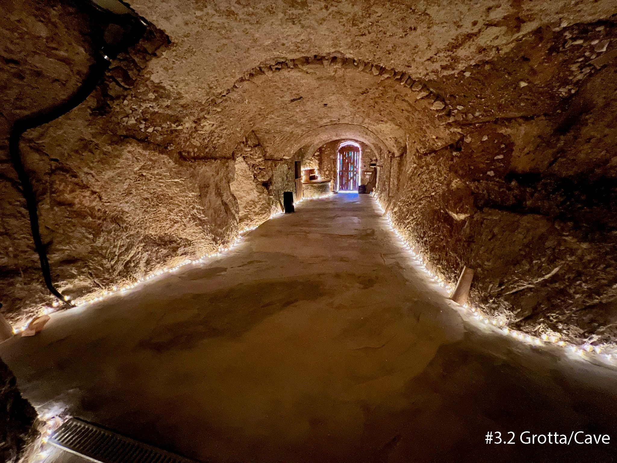 The vaulted grotta